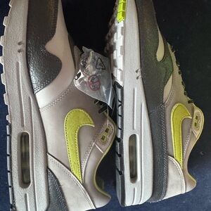 Limited HUF Nike AirMax 1 Saps (10M)